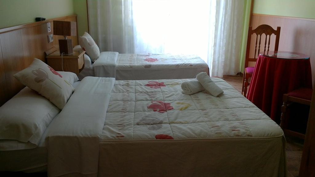 Hostal Ponte Dos Santos Ribadeo Zewnętrze zdjęcie