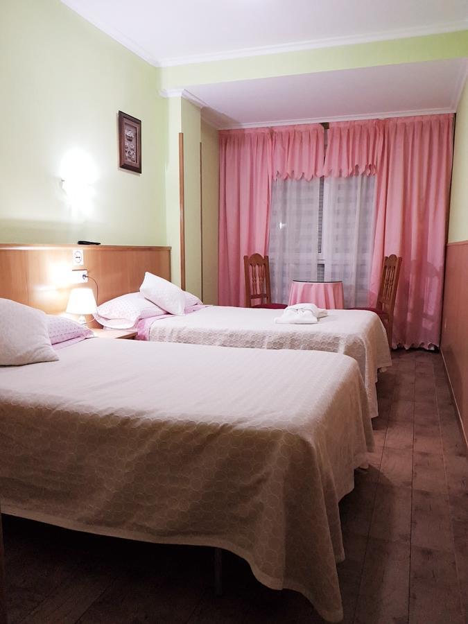 Hostal Ponte Dos Santos Ribadeo Zewnętrze zdjęcie