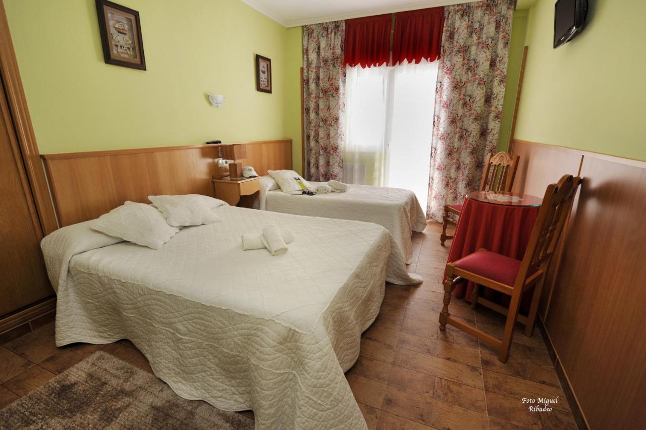 Hostal Ponte Dos Santos Ribadeo Zewnętrze zdjęcie